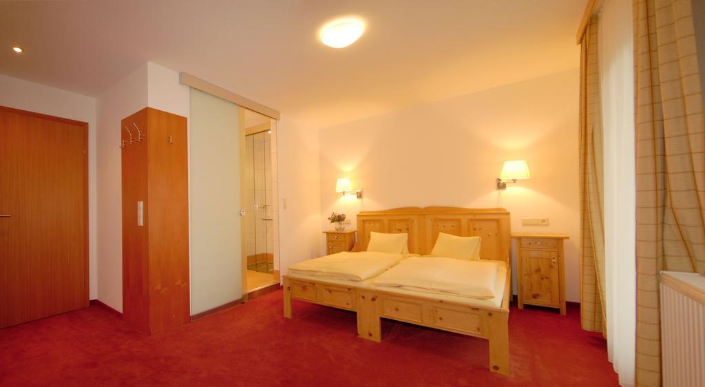 Landhotel Kielhuberhof Ramsau am Dachstein Room photo